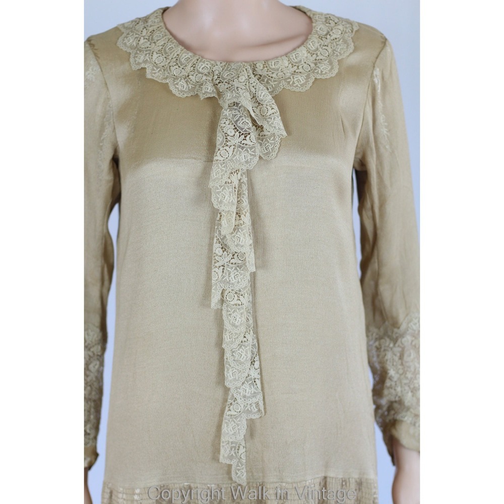 1920s Beige Silk Flapper Dress with Handmade Lace Trim (S-M)